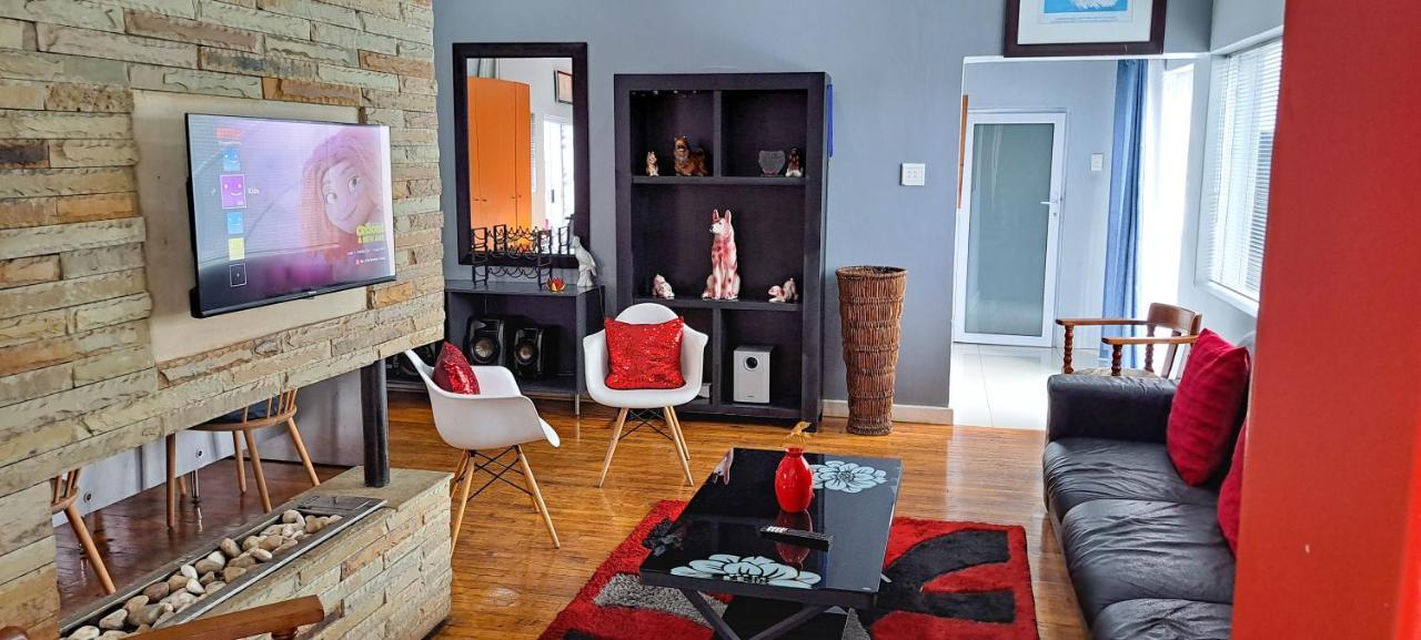 Spacious Holiday Home ケープタウン エクステリア 写真